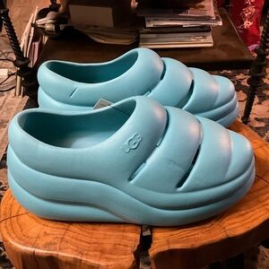 New UGG Sport Yeah lightweight platform clogs 8 39 blue $70